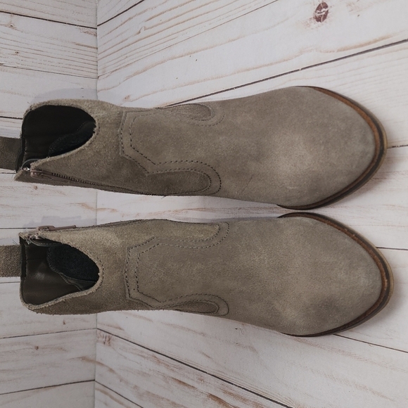 Steve Madden Plover Suede Western Style Booties - Picture 5 of 10